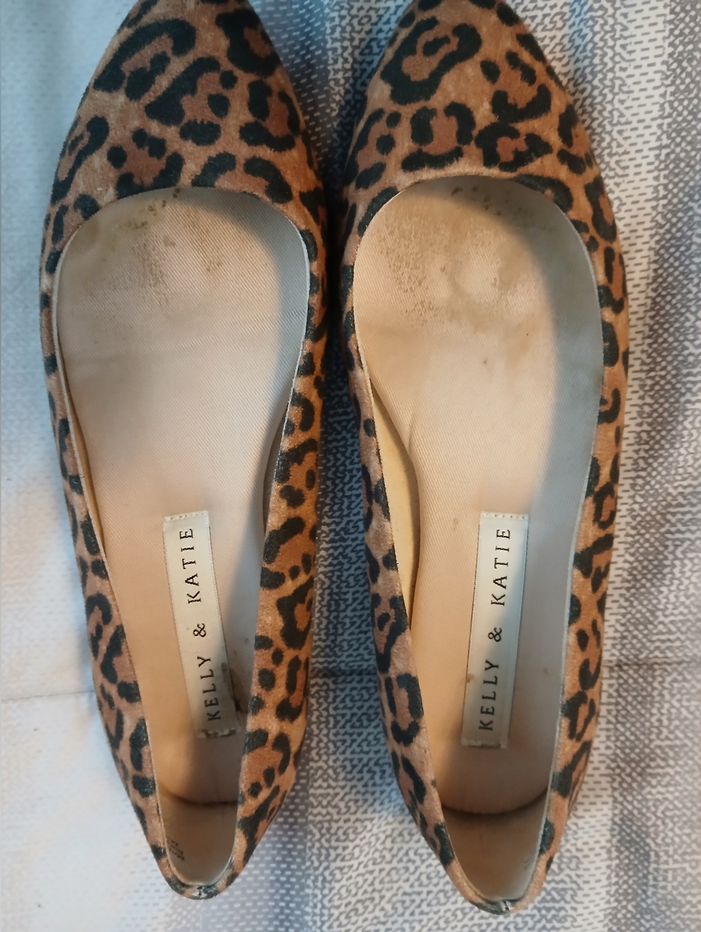 Kelly & Katie Leopard Print Pointed Toe Flats in Brown and Black